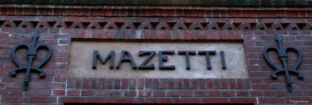 Mazetti på husväggen