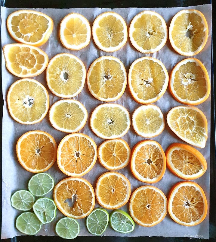 torka apelsiner och lime i ugnen
